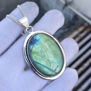 Gorgeous Handmade Labradorite 925 Sterling Silver Pendant